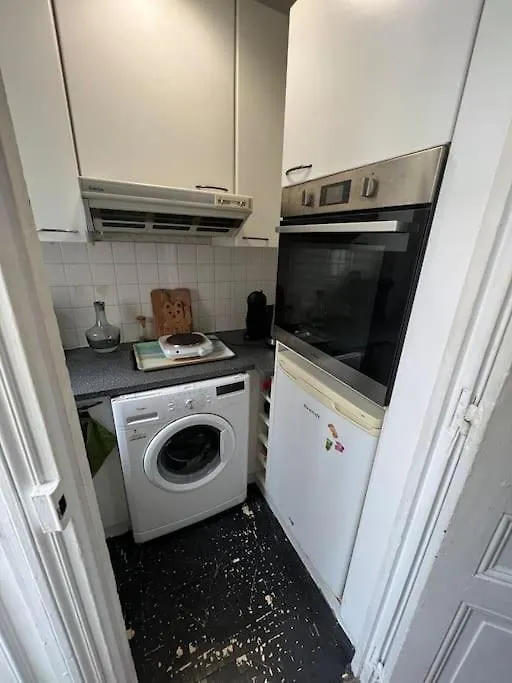 아파트 Appartement Champs Elysees Vue Sur Tour Eiffel 파리 프랑스