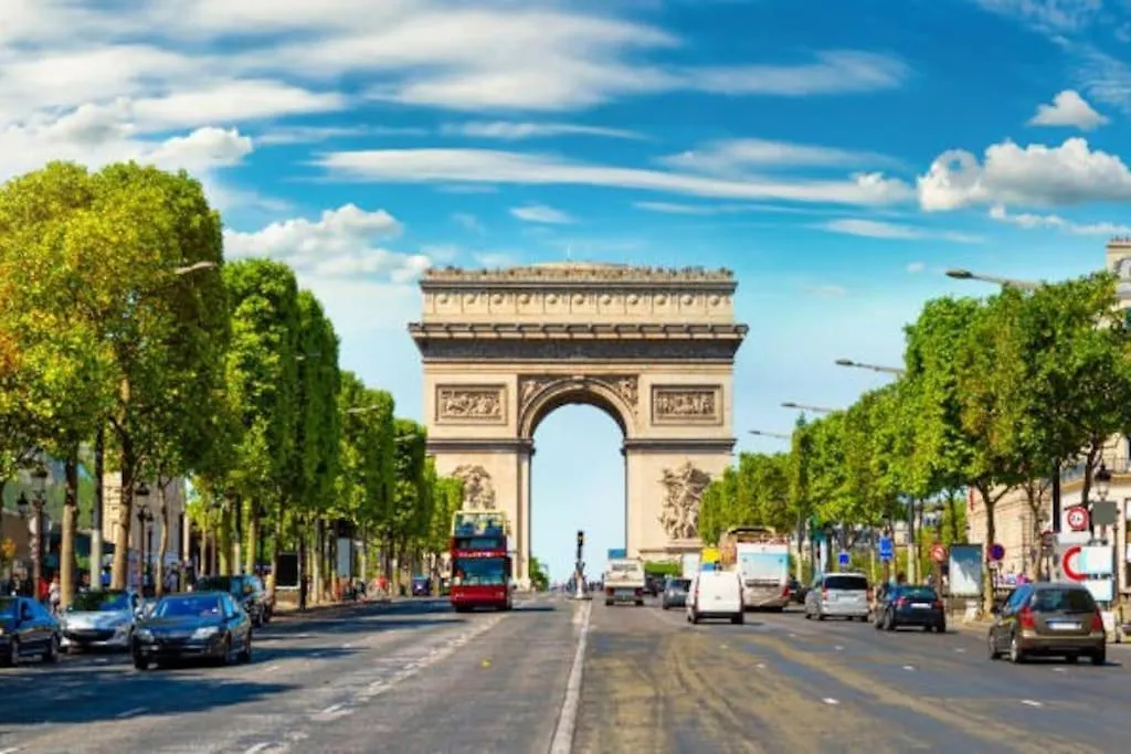 Appartement Champs Elysees Vue Sur Tour Eiffel 파리 0*,  프랑스